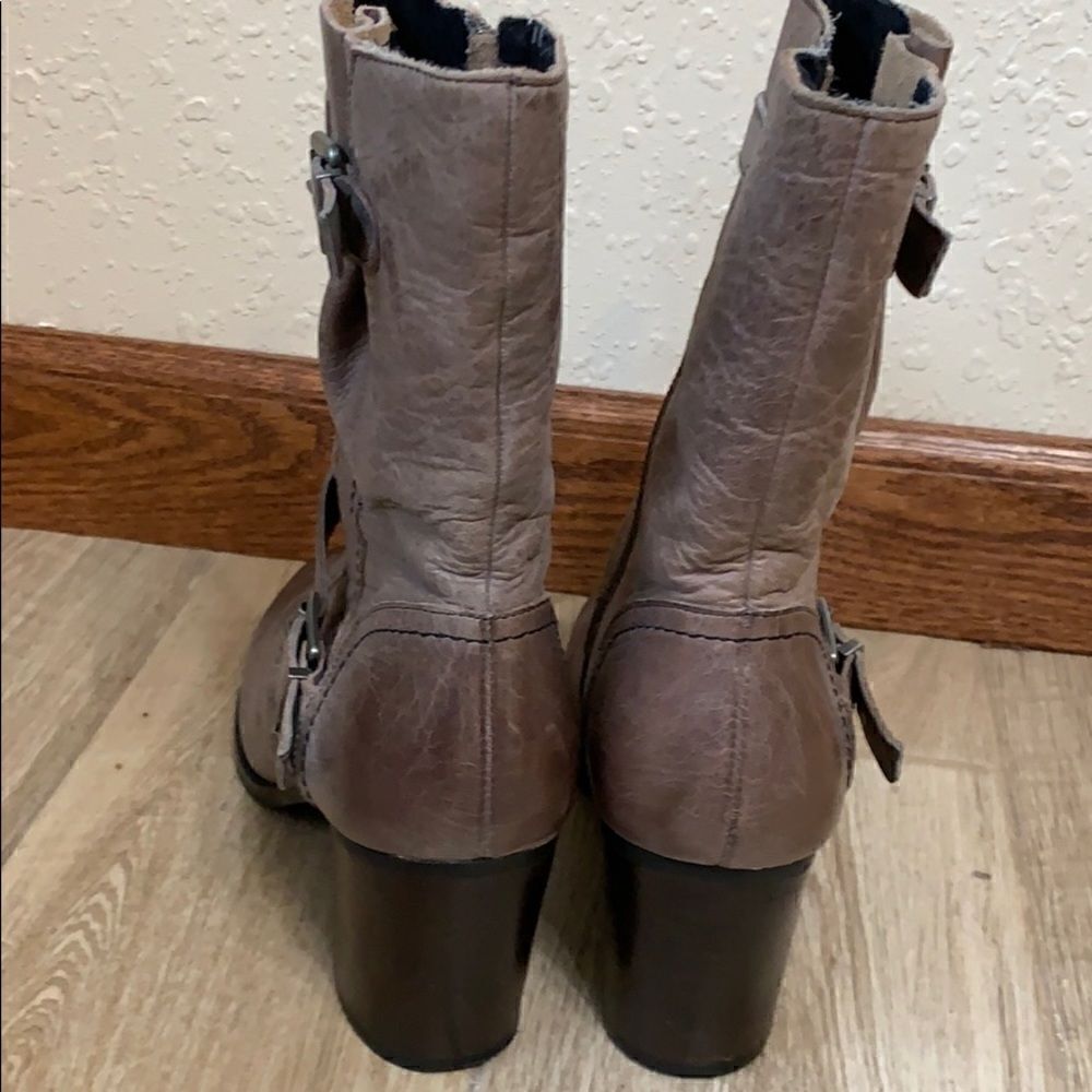 CROWN VINTAGE | brown distressed leather boots - Picture 3 of 10